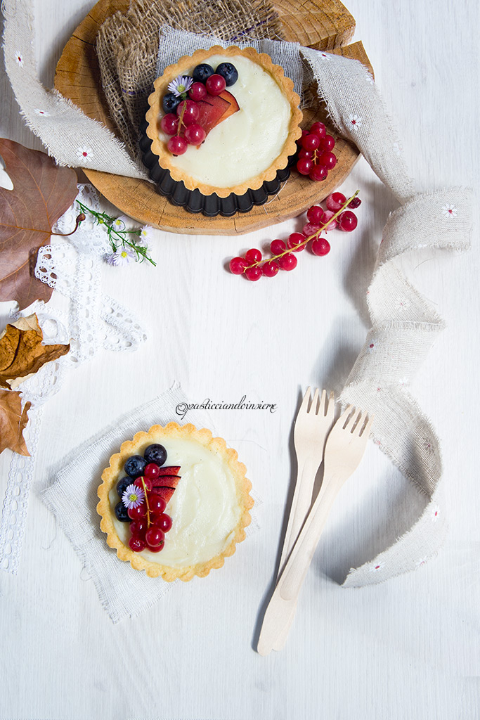 crostatine-crema-latte-ribes