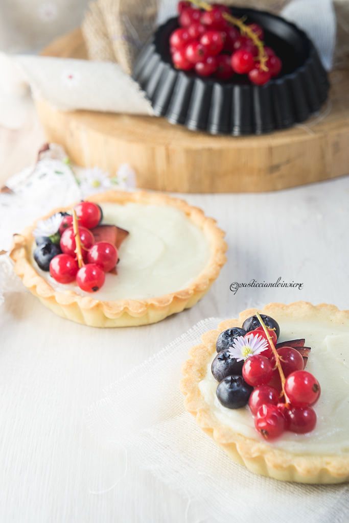 crostatine-crema-latte-ribes