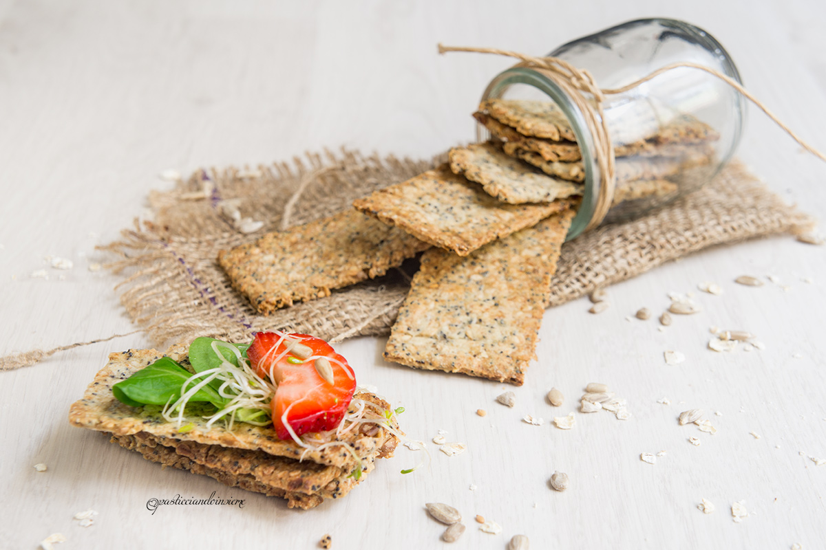 crackers-semi-insalata-fragole-germogli